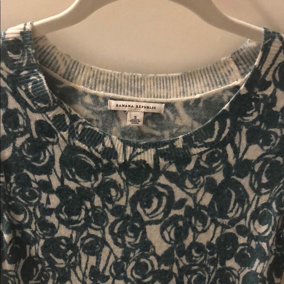 Dark turquoise rose pattered sweater - Picture 3 of 3